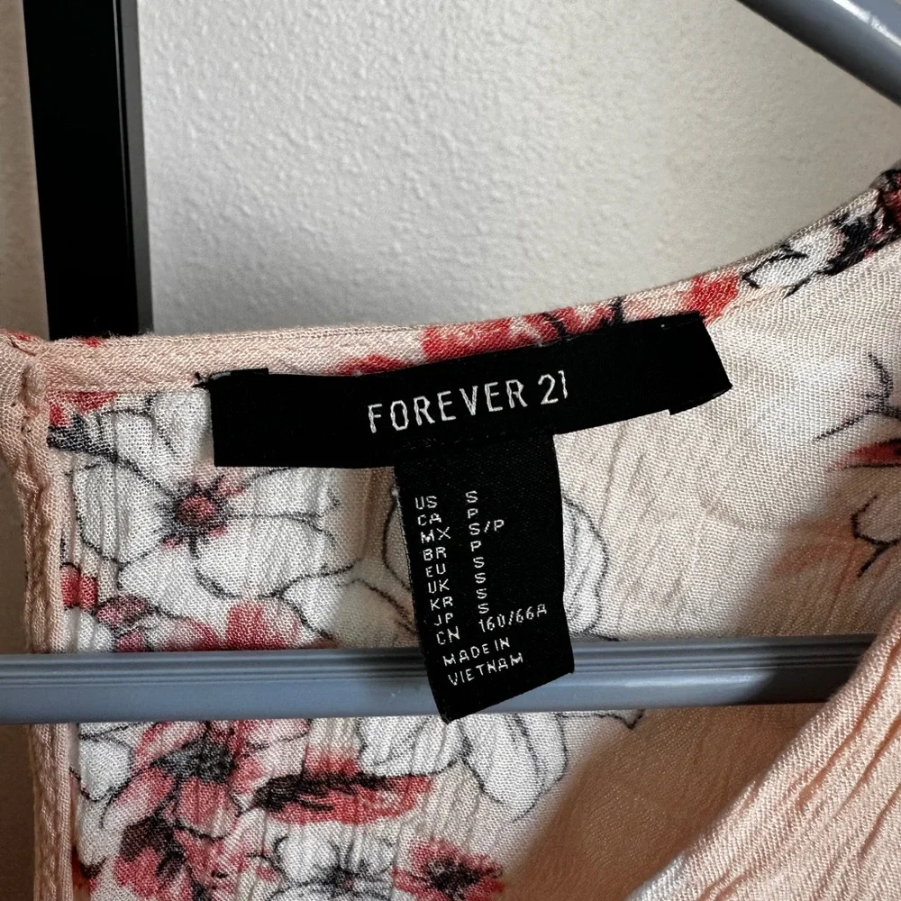 Forever 21 size small romper - Picture 2 of 3